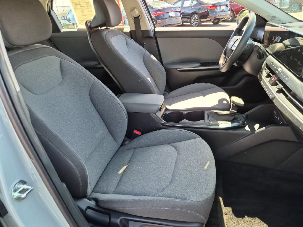 Used 2025 Kia K4 FWD image 31