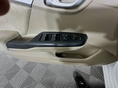 Used 2015 Honda Civic Hybrid Sedan image 30