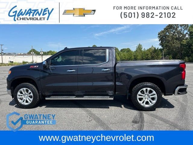 Used 2022 Chevrolet Silverado 1500 LTZ w/ Z71 Off-Road Package AWD/4WD image 8