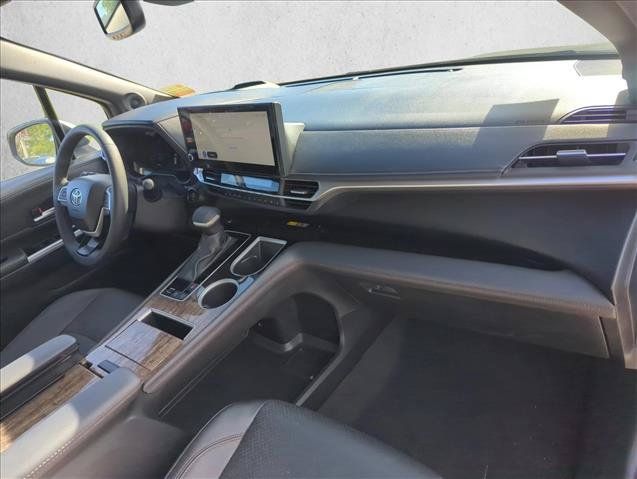 Certified 2026 Toyota Sienna Platinum AWD/4WD image 27