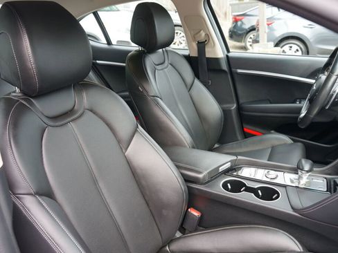 Used 2022 Genesis G70 2.0T image 28