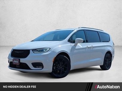 Used 2022 Chrysler Pacifica Limited w/ S Appearance Package