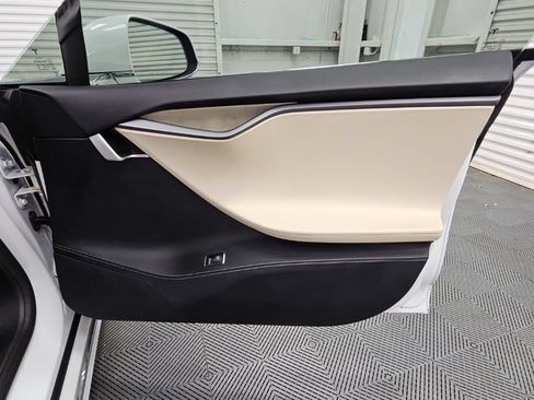 Used 2020 Tesla Model S Long Range AWD/4WD image 36