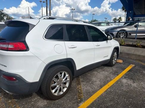 Used 2016 Jeep Cherokee Limited w/ Luxury Group FWD image 2