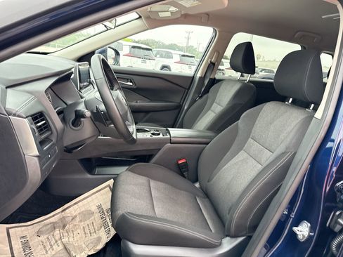 Used 2025 Nissan Rogue SV AWD/4WD image 13