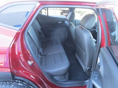 Certified 2024 Chevrolet Trax RS image 20