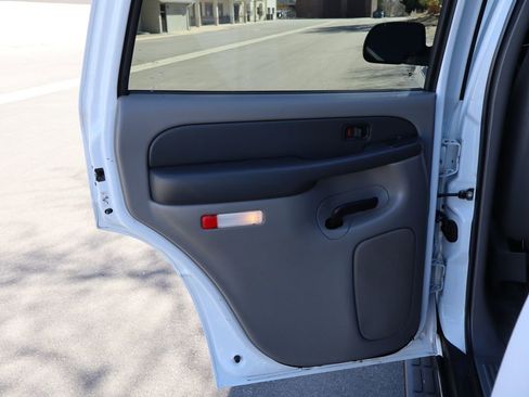 Used 2003 Chevrolet Tahoe LT image 24