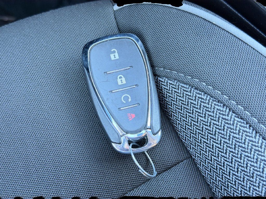 Used 2022 Chevrolet TrailBlazer LT w/ Convenience Package FWD image 32