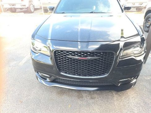 Used 2022 Chrysler 300 S w/ Comfort Group RWD image 7