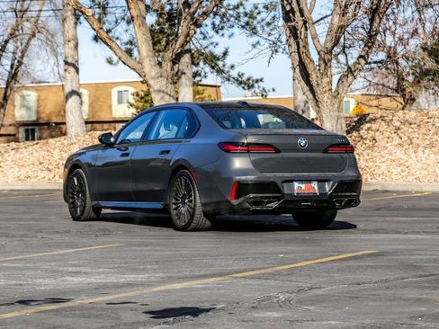 Used 2025 BMW 760i xDrive w/ Executive Package image 3