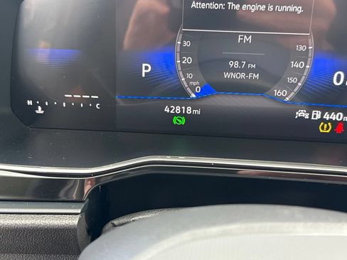 Used 2024 Volkswagen Jetta SE FWD image 16