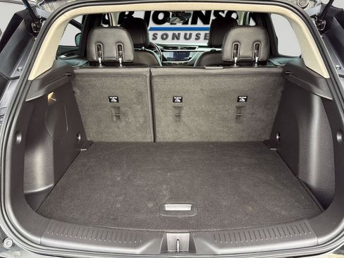 Used 2021 Buick Encore GX Preferred w/ Cold Weather Comfort Package FWD image 19