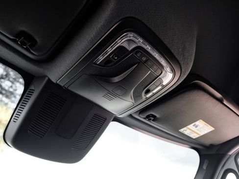 Used 2024 Mercedes-Benz Sprinter 2500 image 24