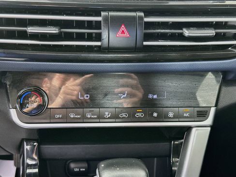 Used 2023 Kia Seltos S w/ Navigation Package FWD image 16