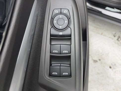 Used 2023 Chevrolet Bolt EUV LT image 21