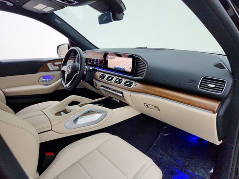 Certified 2025 Mercedes-Benz GLS 450 4MATIC image 30