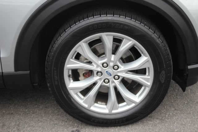 Used 2021 Ford Explorer XLT w/ Equipment Group 202A AWD/4WD image 39