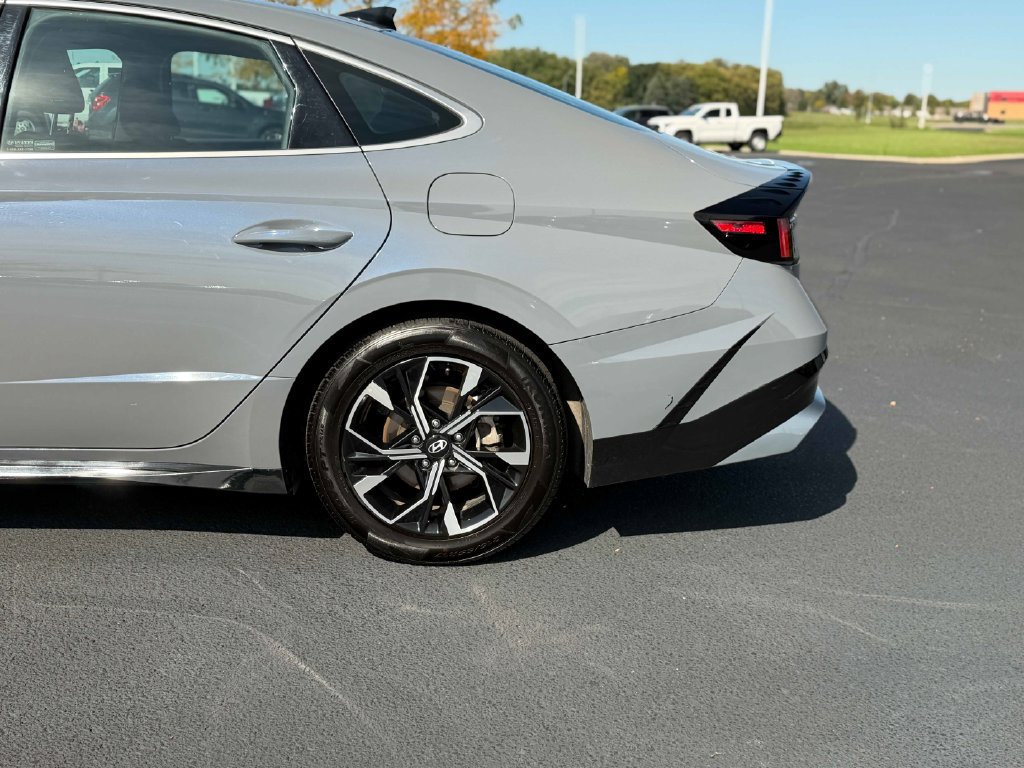 Used 2025 Hyundai Sonata SEL FWD image 13
