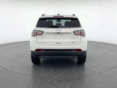 Used 2025 Jeep Compass Latitude AWD/4WD image 7