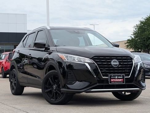 Used 2024 Nissan Kicks SV FWD image 2