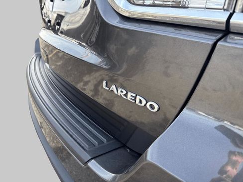 Used 2020 Jeep Grand Cherokee Laredo image 10