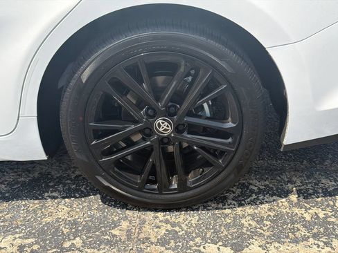 New 2026 Toyota Camry Hybrid FWD image 21