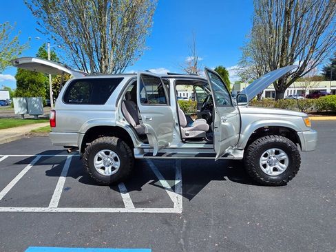 Used 2001 Toyota 4Runner SR5 AWD/4WD image 22