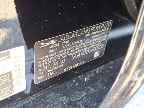 Used 2017 Jaguar XE Premium image 26