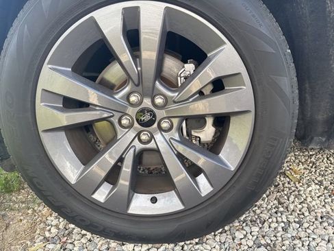 Used 2023 Ford Explorer XLT w/ Equipment Group 202A image 7