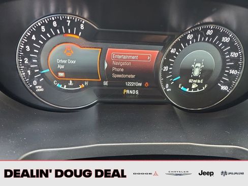 Used 2019 Ford Explorer Platinum image 17