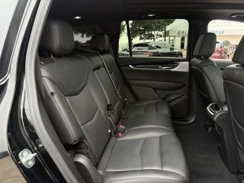 Used 2024 Cadillac XT6 Premium Luxury AWD/4WD image 35