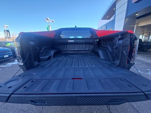 Used 2025 GMC Hummer EV 3X w/ Extreme Off-Road Package image 18