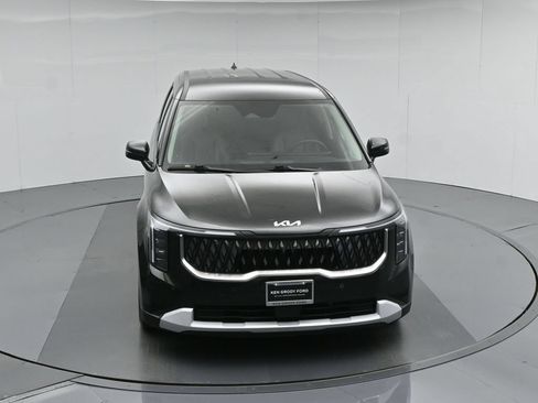 Used 2026 Kia Carnival FWD image 41