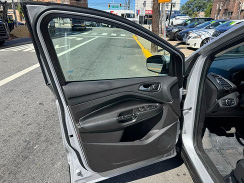 Used 2017 Ford Escape Titanium image 22