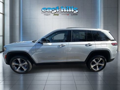 Certified 2023 Jeep Grand Cherokee Limited image 6