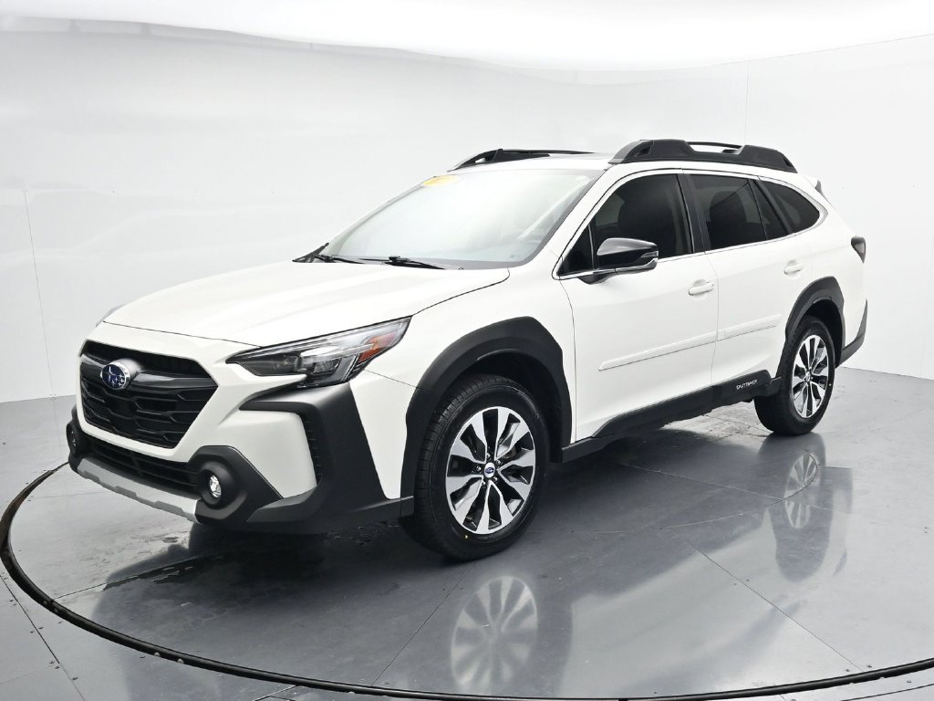 Used 2025 Subaru Outback Limited AWD/4WD image 4