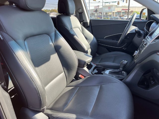 Used 2017 Hyundai Santa Fe SE w/ SE Premium Package 02 AWD/4WD image 23