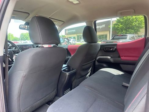 Used 2020 Toyota Tacoma SR5 image 18