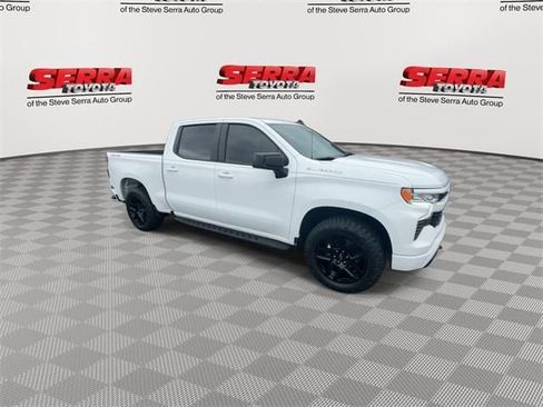 Used 2023 Chevrolet Silverado 1500 RST image 3