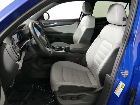 Used 2025 Volkswagen Atlas Cross Sport SEL R-Line AWD/4WD image 10