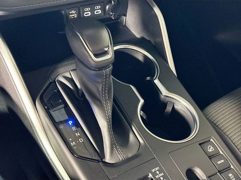 Used 2023 Toyota Highlander LE image 17