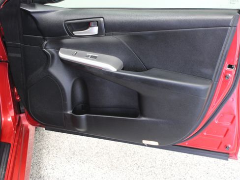 Used 2012 Toyota Camry SE FWD image 33