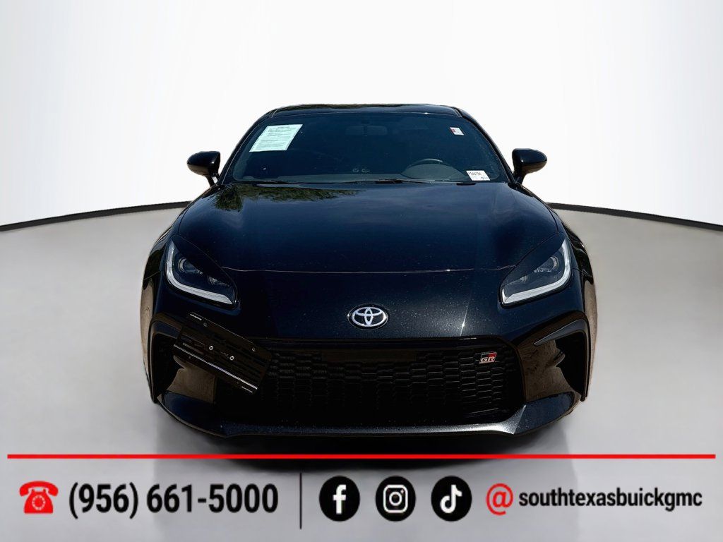 Used 2023 Toyota GR86 w/ ALL Weather Mat Package (TMS) RWD image 2