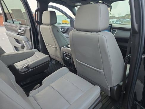 Used 2022 Chevrolet Tahoe Z71 w/ Off-Road Capability Package image 11