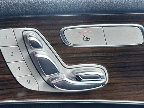 Used 2019 Mercedes-Benz GLC 300 4MATIC image 20