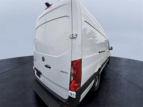 New 2025 Mercedes-Benz Sprinter 2500 image 4