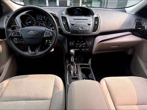 Used 2017 Ford Escape SE w/ SE Cold Weather Package FWD image 18