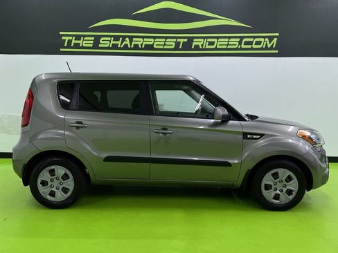 Used 2013 Kia Soul FWD image 11