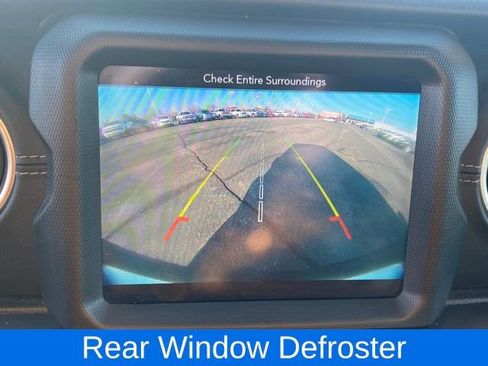 Used 2019 Jeep Wrangler Unlimited Sahara image 12