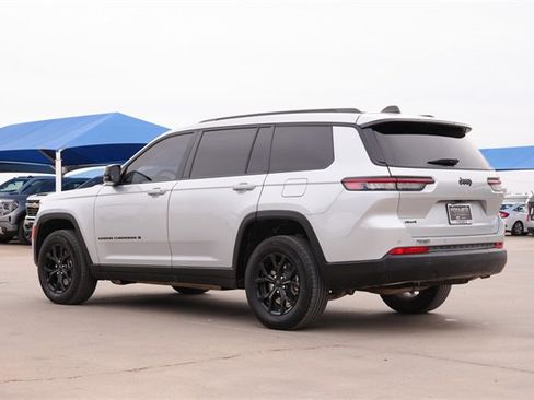 Used 2024 Jeep Grand Cherokee L Laredo image 7